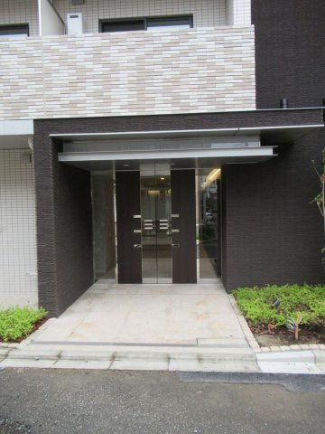 DIPS高田馬場駅前のエントランス|毎日通るエントランスはこのようになっています