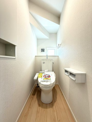 沼津市西間門第１０　全３棟　２号棟のトイレ|各階にトイレがあるため、朝の支度もスムーズにすすみます。