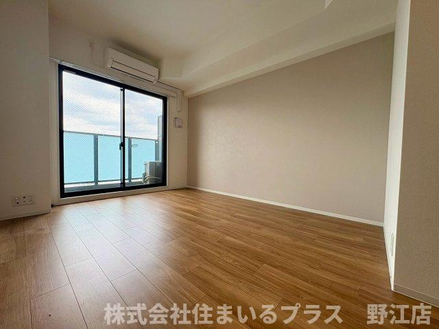 ワールドアイ都島駅前の居間・リビング