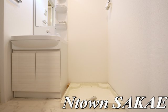 【独立洗面台】 | S-RESIDENCE平安通 | 朝の支度にも助かる、独立の洗髪洗面化粧台