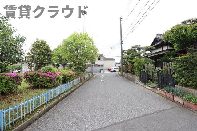 エテルノ・ステラの周辺