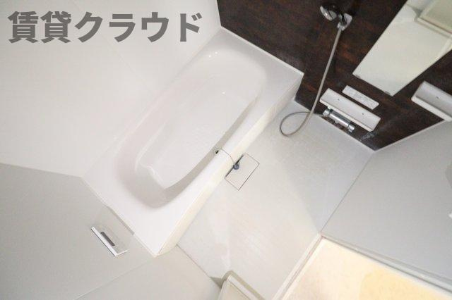 エテルノ・ステラの浴室|アクセントパネルがシックで落ち着いた雰囲気の浴室です！