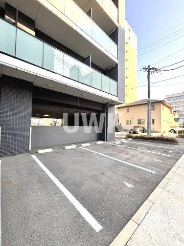 名古屋市中川区尾頭橋３丁目の賃貸マンションの駐車場
