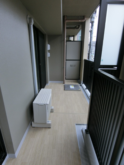 【バルコニー】エクルベージュ