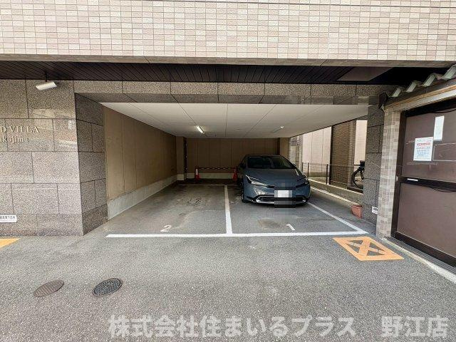 グランドヴィラ都島の駐車場