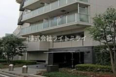 グランハイツ高田馬場のエントランス