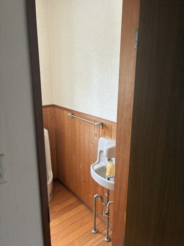 東新川町テナント兼住居のトイレ