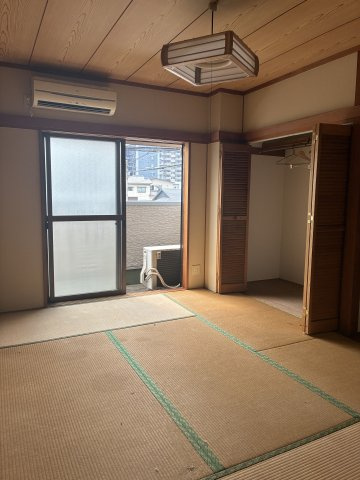 東新川町テナント兼住居の和室