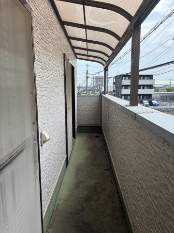 東新川町テナント兼住居のバルコニー