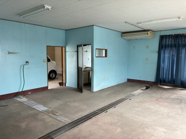 東新川町テナント兼住居の内装