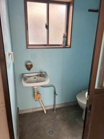 東新川町テナント兼住居のトイレ