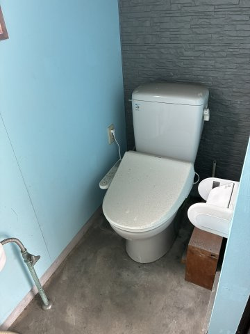 東新川町テナント兼住居のトイレ