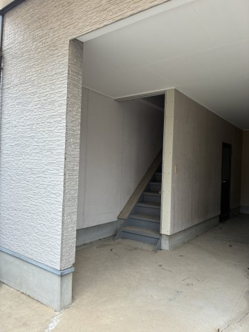 東新川町テナント兼住居の内装