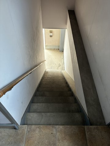 東新川町テナント兼住居の内装