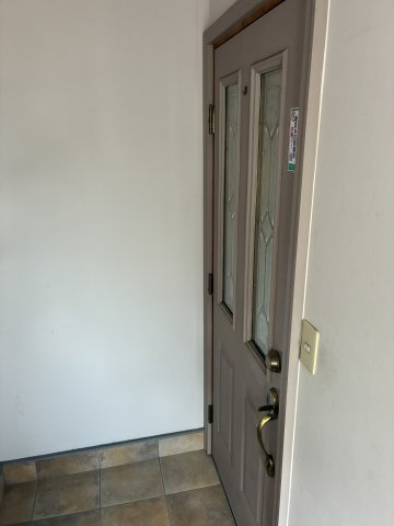 東新川町テナント兼住居の玄関