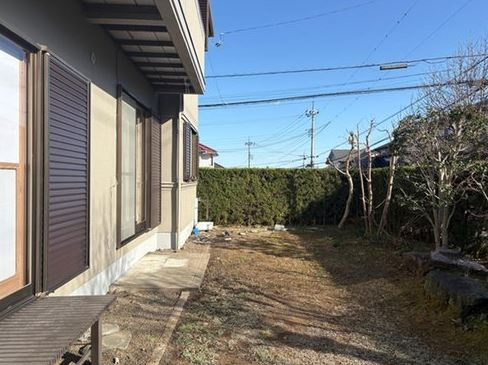 【中古】日高市横手2丁目リフォーム中古住宅の庭|お庭もあります