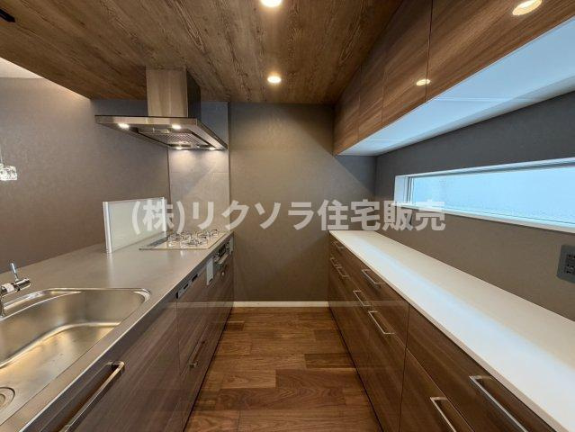 北中振1丁目　中古一戸建てのキッチン|LDK20.5帖
■物件内覧・資金計画相談・住宅ローン相談、リフォーム相談、お問合せ受付中■
※当日・翌日のご内覧、ご相談はお電話でのお問合せがスムーズです！