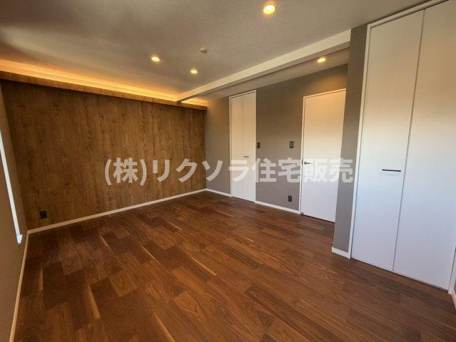 北中振1丁目　中古一戸建ての寝室|3階洋室9.5帖
■物件内覧・資金計画相談・住宅ローン相談、リフォーム相談、お問合せ受付中■
※当日・翌日のご内覧、ご相談はお電話でのお問合せがスムーズです！