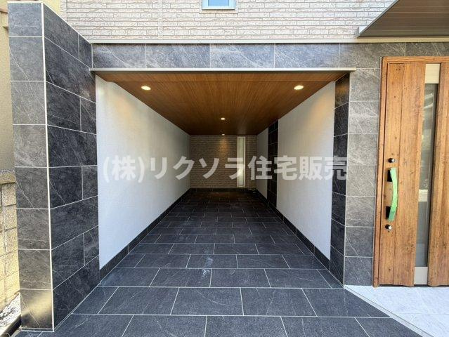 北中振1丁目　中古一戸建ての駐車場|■物件内覧・資金計画相談・住宅ローン相談、リフォーム相談、お問合せ受付中■
※当日・翌日のご内覧、ご相談はお電話でのお問合せがスムーズです！
