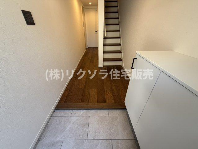 北中振1丁目　中古一戸建ての内装|玄関内部
■物件内覧・資金計画相談・住宅ローン相談、リフォーム相談、お問合せ受付中■
※当日・翌日のご内覧、ご相談はお電話でのお問合せがスムーズです！