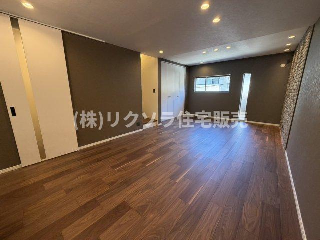 北中振1丁目　中古一戸建ての居間・リビング|LDK20.5帖
■物件内覧・資金計画相談・住宅ローン相談、リフォーム相談、お問合せ受付中■
※当日・翌日のご内覧、ご相談はお電話でのお問合せがスムーズです！