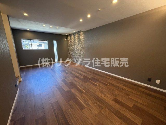 北中振1丁目　中古一戸建ての居間・リビング|LDK20.5帖
■物件内覧・資金計画相談・住宅ローン相談、リフォーム相談、お問合せ受付中■
※当日・翌日のご内覧、ご相談はお電話でのお問合せがスムーズです！