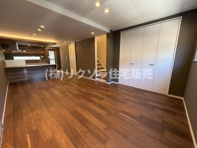 北中振1丁目　中古一戸建ての居間・リビング|LDK20.5帖
■物件内覧・資金計画相談・住宅ローン相談、リフォーム相談、お問合せ受付中■
※当日・翌日のご内覧、ご相談はお電話でのお問合せがスムーズです！