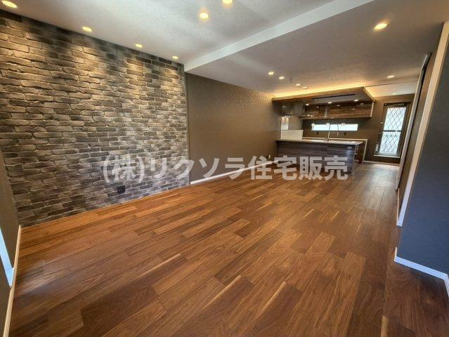 北中振1丁目　中古一戸建てのダイニング|LDK20.5帖
■物件内覧・資金計画相談・住宅ローン相談、リフォーム相談、お問合せ受付中■
※当日・翌日のご内覧、ご相談はお電話でのお問合せがスムーズです！