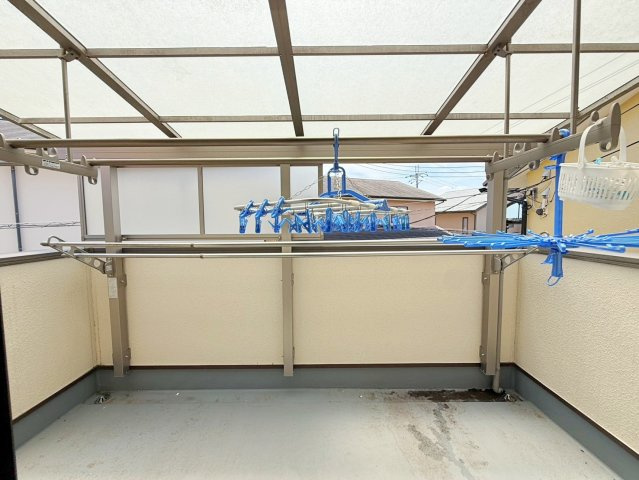 和泉市弥生町2丁目　中古戸建のバルコニー
