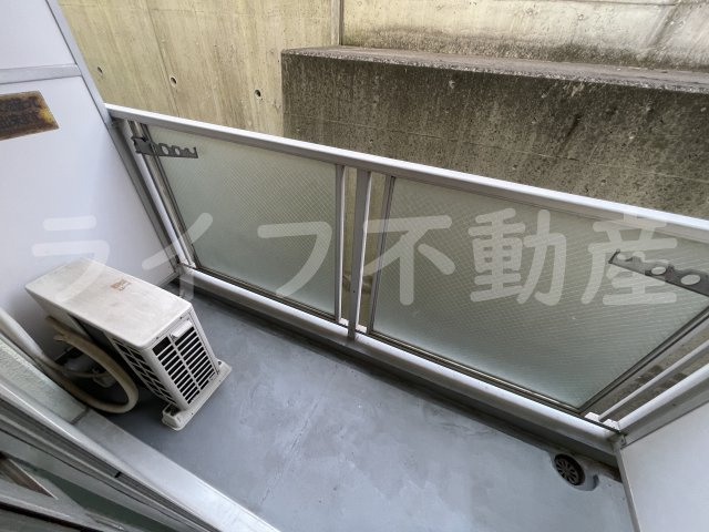 大洋ハイツ永和のバルコニー|お洗濯にも便利なバルコニー付き