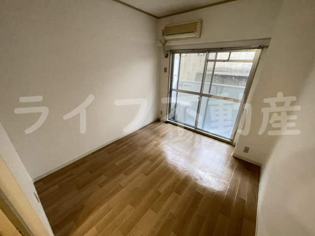 大洋ハイツ永和の居間・リビング|使いやすい居間です