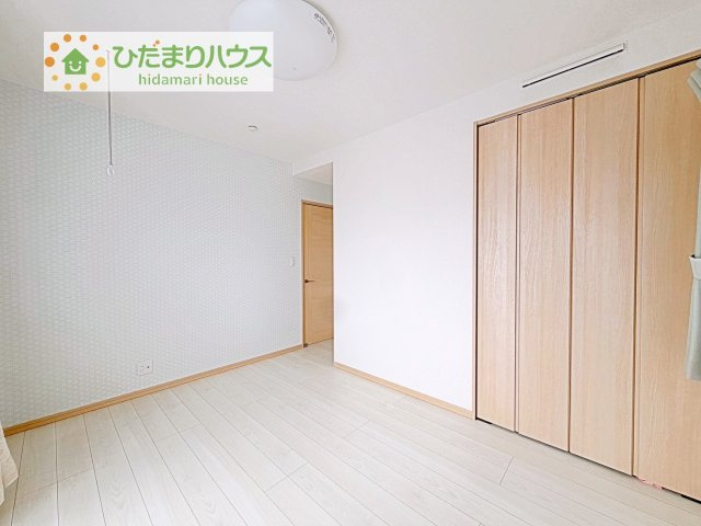 【洋室】 | つくば市みどりの南　中古戸建 | 気品のある柄のアクセントクロス♪お部屋をおしゃれに演出してくれます(*^^*)