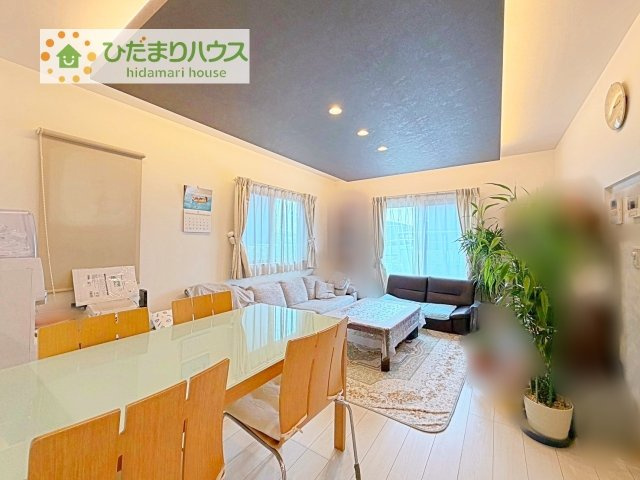 【居間・リビング】 | つくば市みどりの南　中古戸建 | こだわりの間接照明を採用♪くつろぎ空間をおしゃれに演出してくらます！