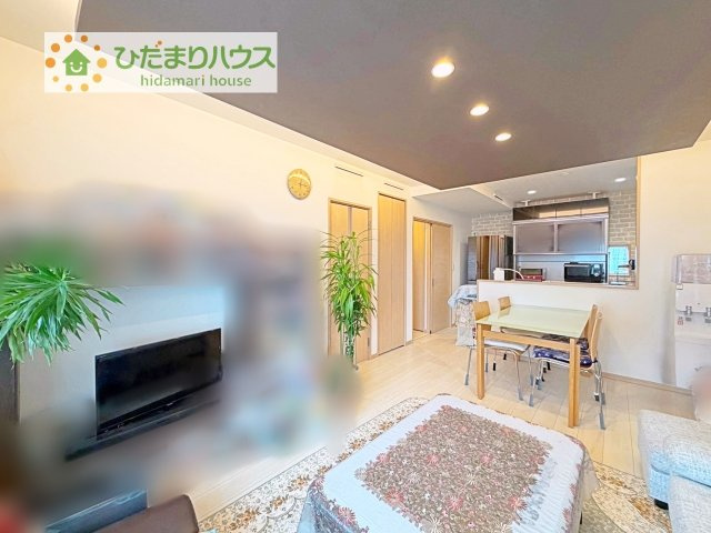 【居間・リビング】 | つくば市みどりの南　中古戸建 | 早くお仕事終わらせて、家に帰りたくなるようなリビングです(^^♪