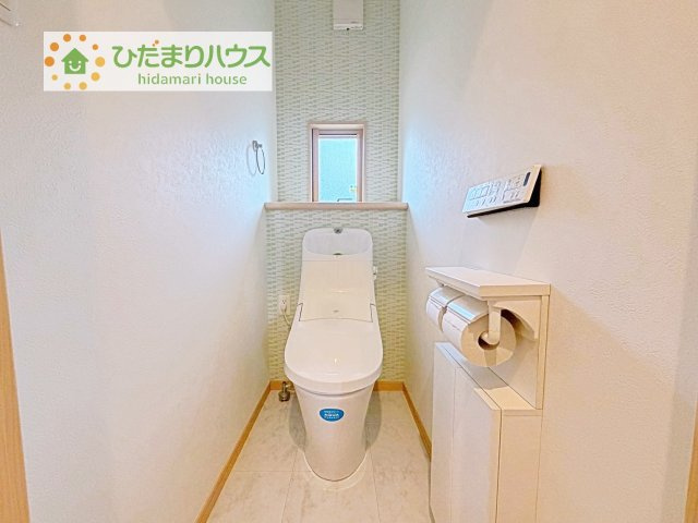 【トイレ】 | つくば市みどりの南　中古戸建 | 小窓が付いているので、トイレも明るい空間になっております♪
