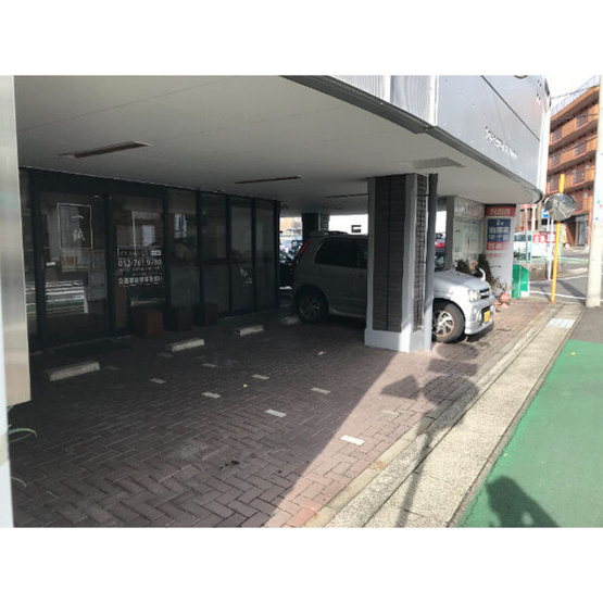 【駐車場】 | ローズガーデン楠元