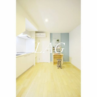 【居間・リビング】 | マツバラテラス | 洋室のお部屋です。