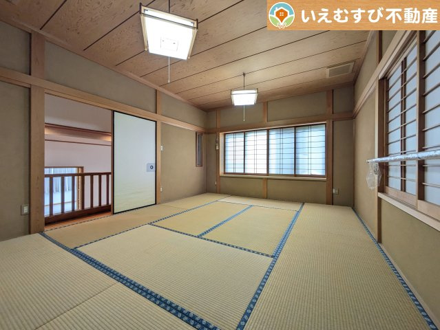 熊谷市飯塚　中古戸建の和室|便利な離れの和室
和室が独立しているので来客時などに便利！個室でゆっくりくつろぐのも良さそう♪