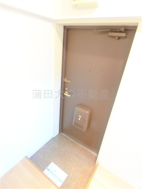 ジェミニ大森本町の玄関