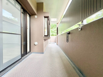 【バルコニー】 | エステムコート吹田片山公園フローラ | 物件購入の段取りを知りたいお客様には、「ご検討からご契約までの一連の流れ」をご説明させて頂きます。初めて物件購入を検討された方は、ぜひご参考になさって下さい。