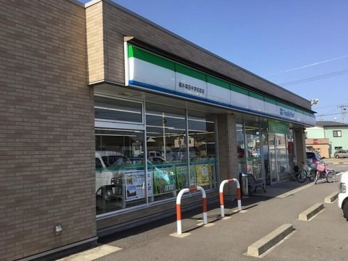 ヴィラ　アヴェニュー　ソラーレの周辺|ファミリーマート森田中学校前店まで230m