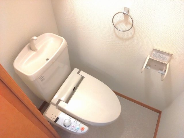 レオパレスバスタードのその他|温水便座付きで快適生活