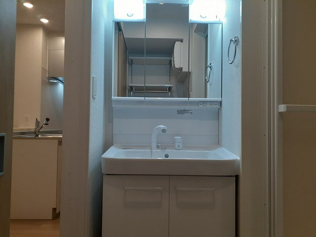 リヨン　鯖江　０２の洗面所|脱衣スペースもあります