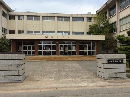 紫陽花の周辺|福井市湊小学校まで350m