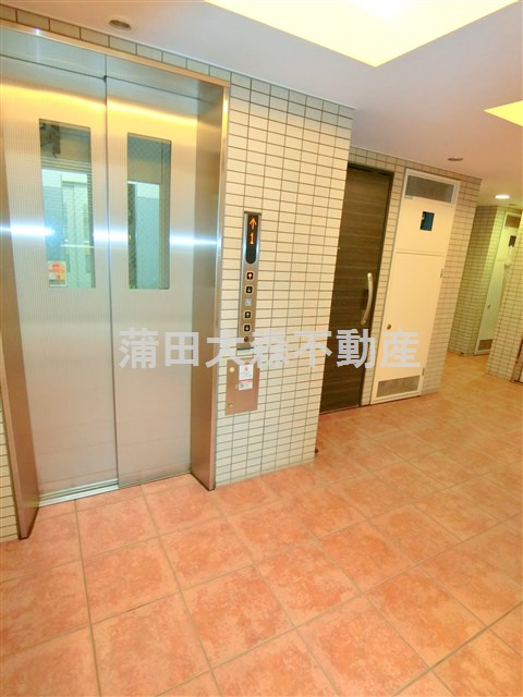 バレーヌ大森山王のその他共用部分|エントランス内エレベーターホール