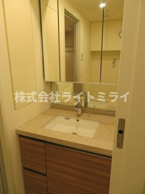 クレストコート目白新坂レジデンスの洗面所