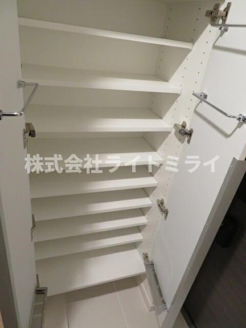 クレストコート目白新坂レジデンスの玄関
