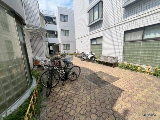 パティオ小松　仲介手数料無料の駐車場