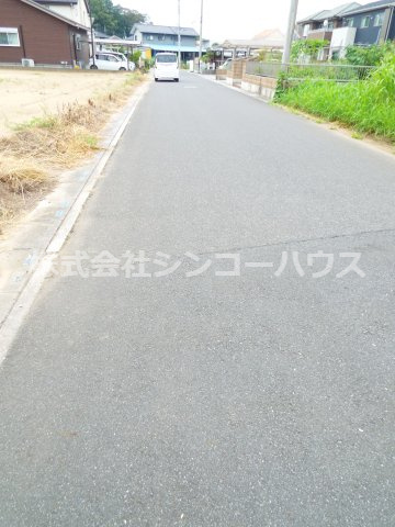 【前面道路含む現地写真】 | 加須市琴寄　住宅用地　A区画