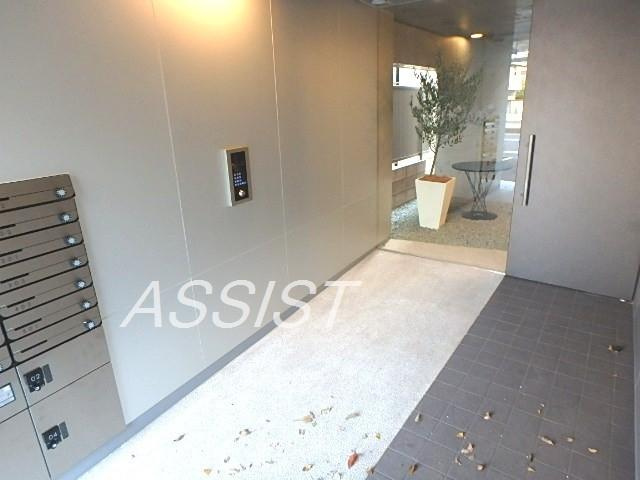 大田区北千束２丁目の賃貸マンションのエントランス